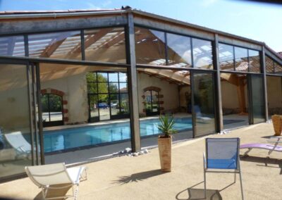 Piscine intérieure chauffée accessible aux hôtes des Gîtes de Chavigny